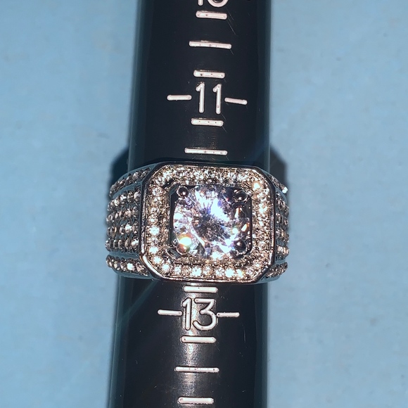 18K White Gold Plated Cubic Zirconia Ring Bling! - Picture 2 of 7